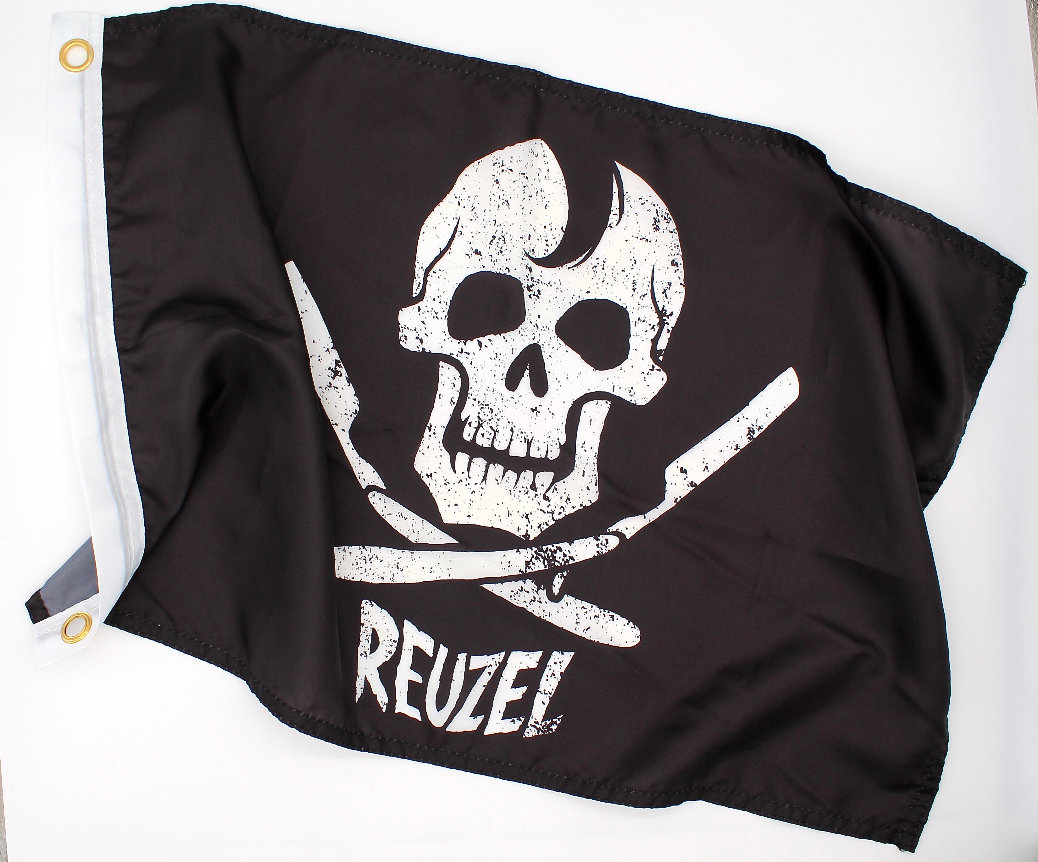 Reuzel Deutschland Jolly Roger pirate flag with skull and crossbones design, suitable for merchandise and pirate-themed decoration.