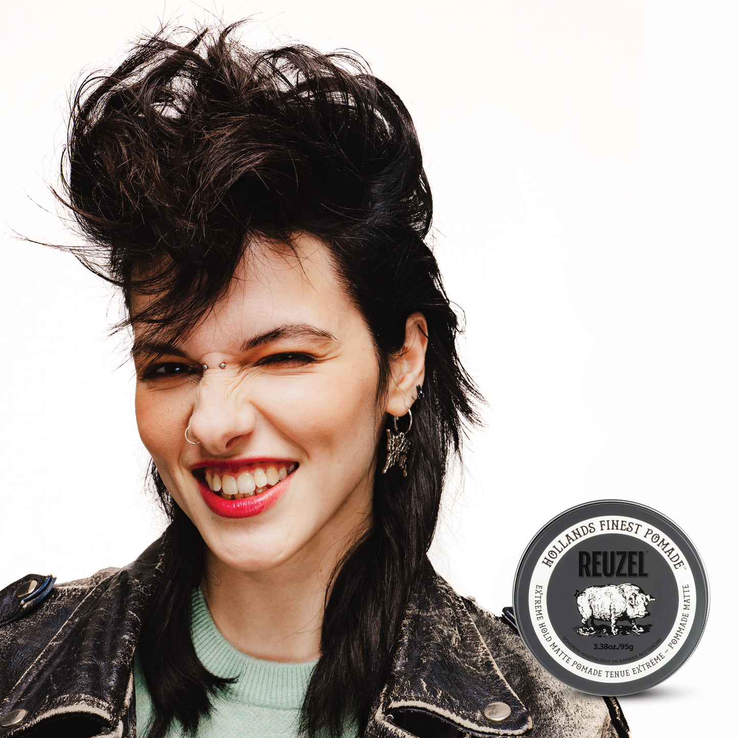 Reuzel Deutschland Extreme Hold Matte Pomade jar with black lid and label, showing the product name on the packaging.